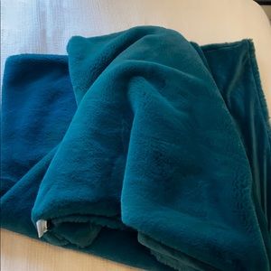 anthropology sophie faux fur throw